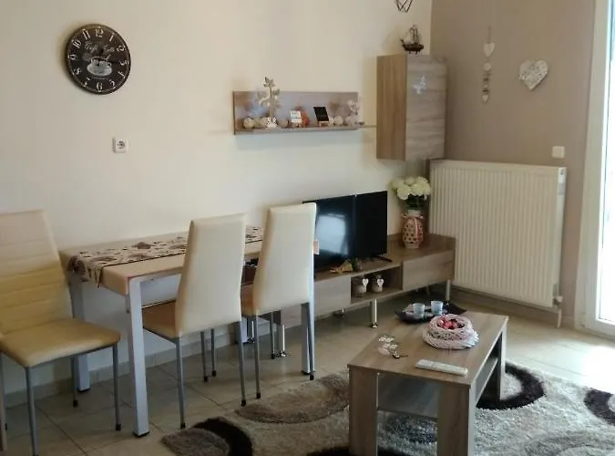 Semesterbostad Evris House